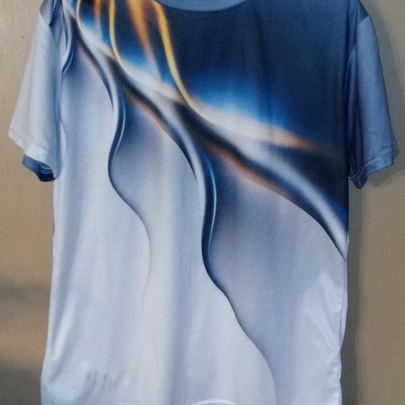 Silk shirt with design - Picture 2 of 3